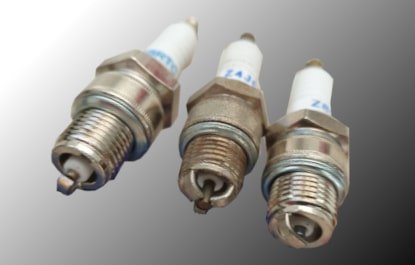 Spark plug indexing on gas bicycle engines