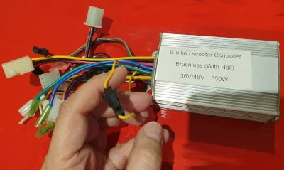 Power smoother wire on controller
